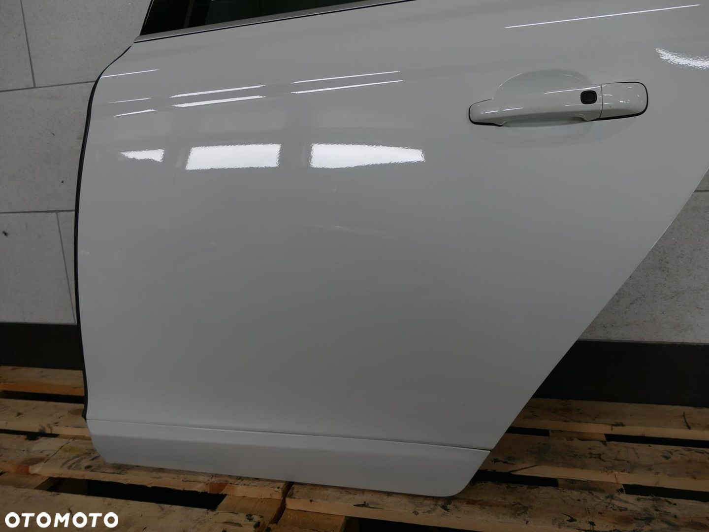 VOLVO XC60 I LIFT R-DESIGN DRZWI LEWY TYŁ LEWE TYLNE 614-46 - 6