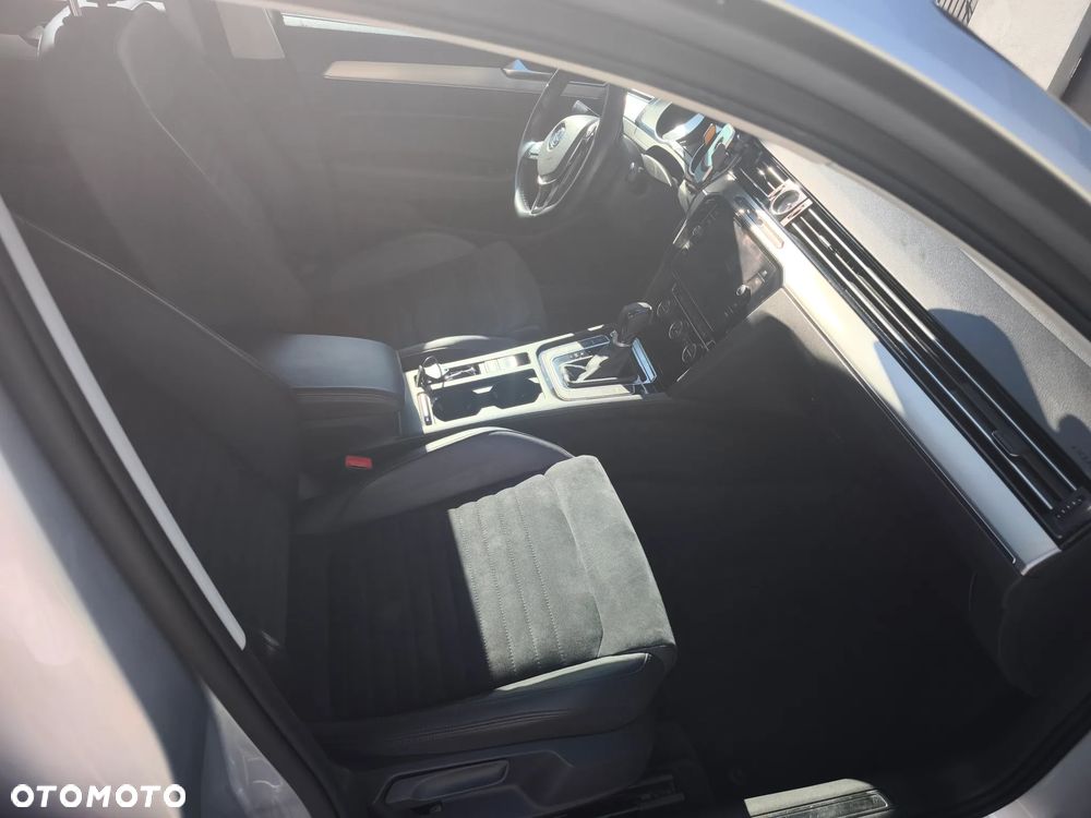 Volkswagen Passat - 14