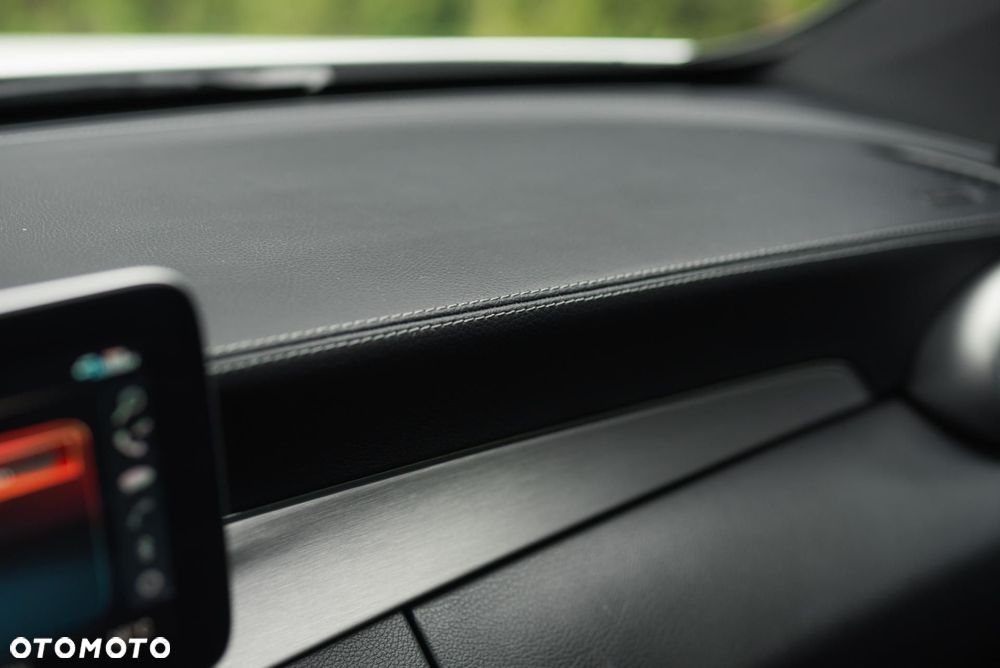 Mercedes-Benz Klasa C 200 4MATIC 9G-TRONIC - 31