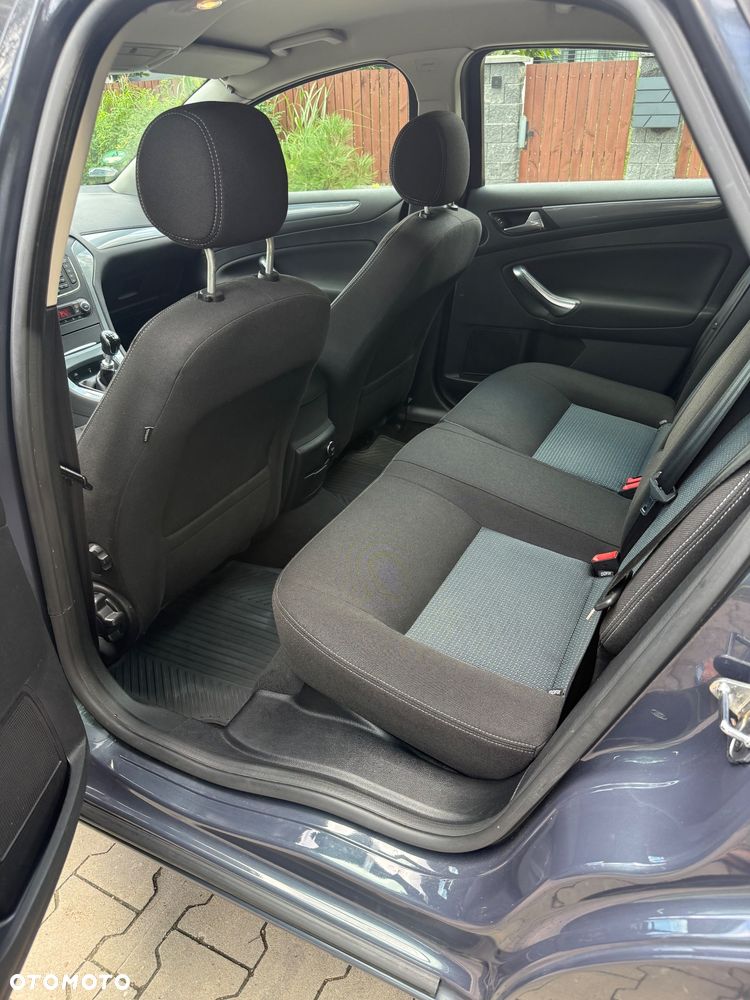 Ford Mondeo 1.6 T Ambiente - 11