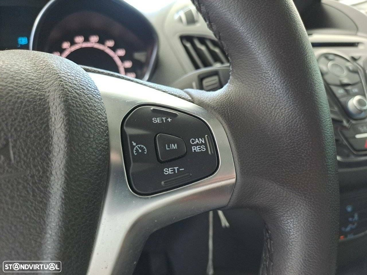 Ford Tourneo Courier 1.0 EcoBoost Titanium - 21