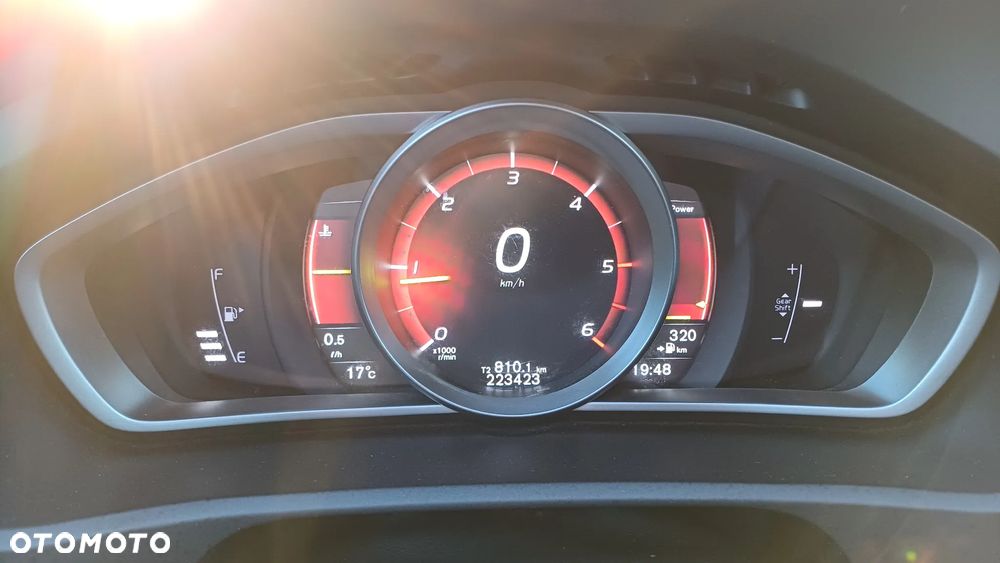 Volvo V40 Cross Country D2 Momentum - 22