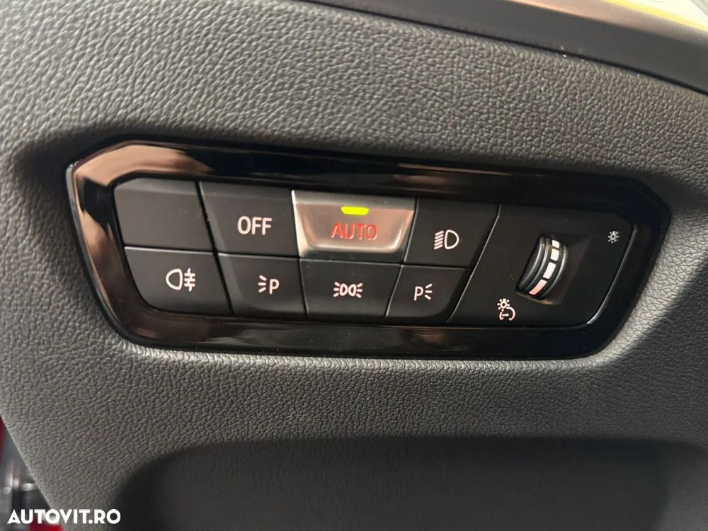 BMW Seria 3 320i xDrive AT - 25