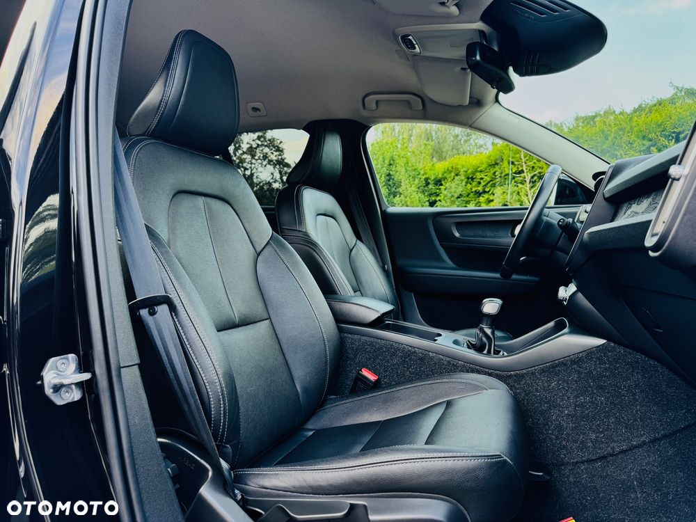 Volvo XC 40 D3 Momentum Pro - 35
