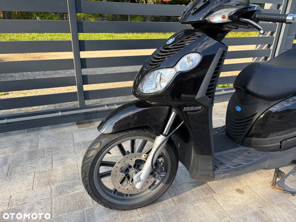 Piaggio Carnaby - 8