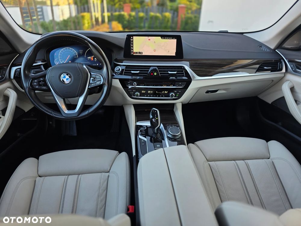 BMW Seria 5 530i xDrive Luxury Line sport - 33