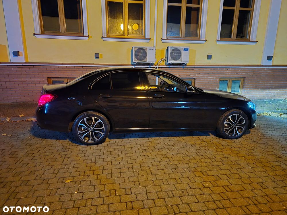 Mercedes-Benz Klasa C 220 d 4MATIC 9G-TRONIC - 9