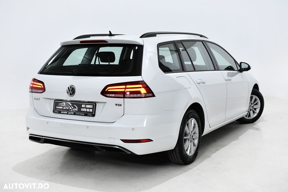 Volkswagen Golf - 6