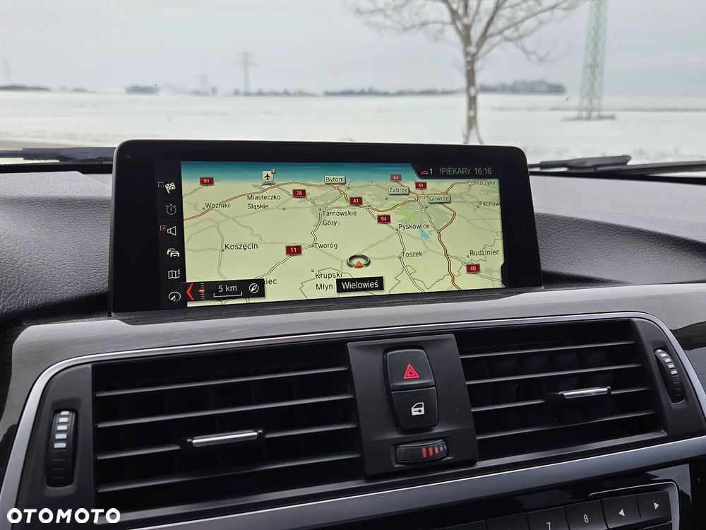 BMW Seria 3 320i xDrive - 18