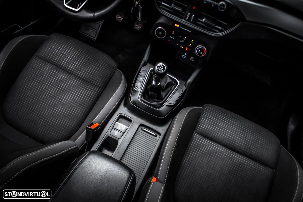 Ford Focus SW 1.0 EcoBoost Business - 37