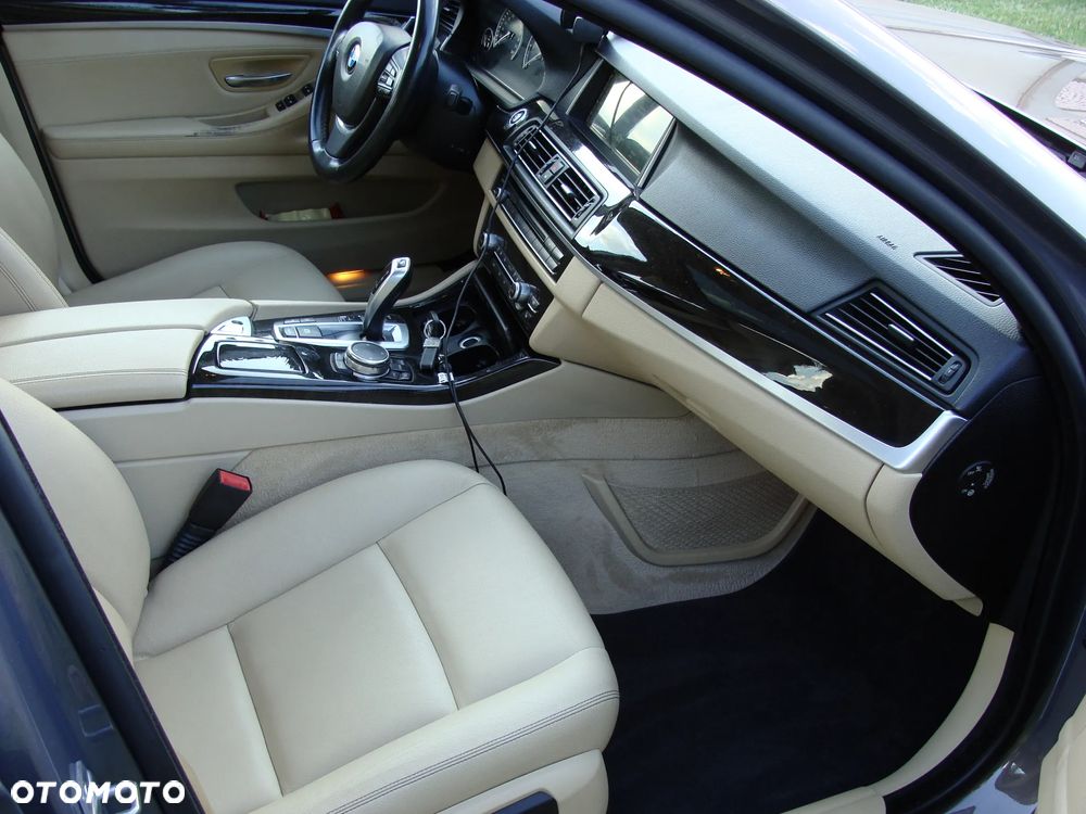 BMW Seria 5 530d xDrive Luxury Line - 8