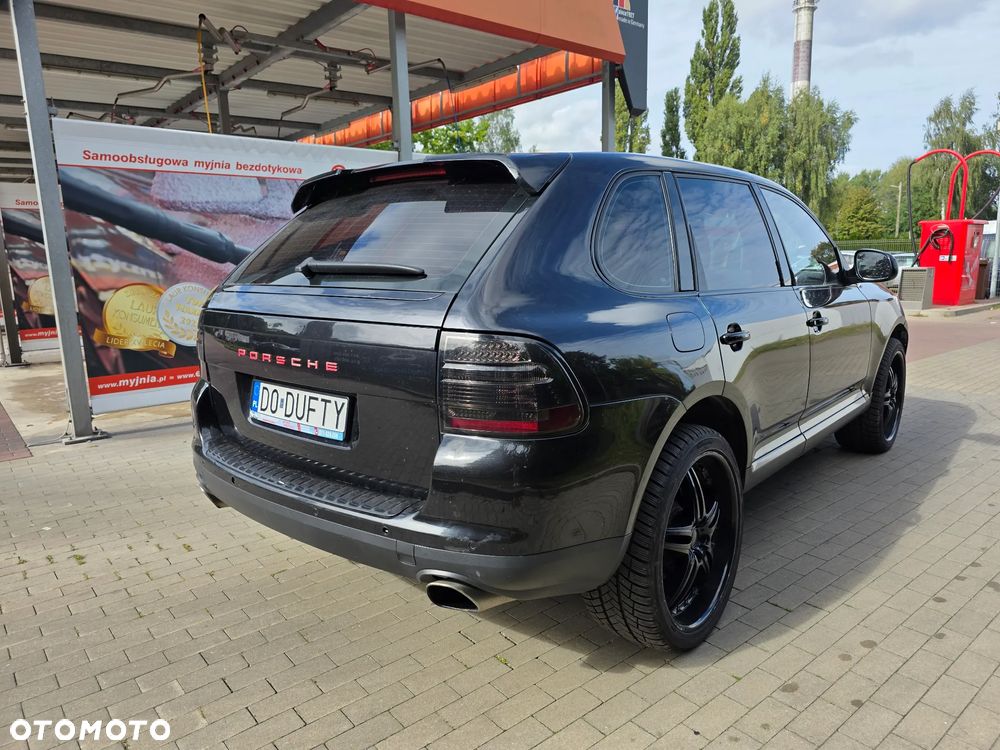 Porsche Cayenne - 4