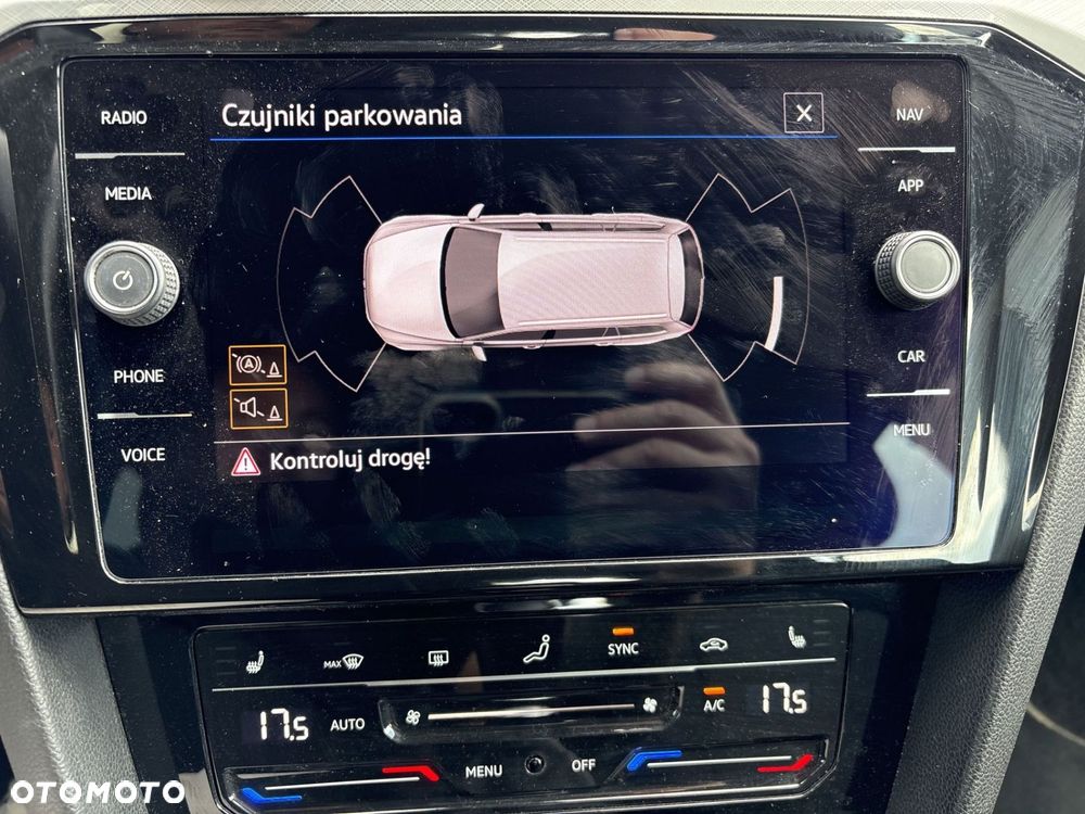 Volkswagen Passat - 22