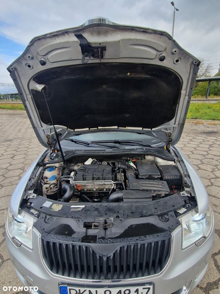 Skoda Superb 2.0 TDI Comfort DSG - 11