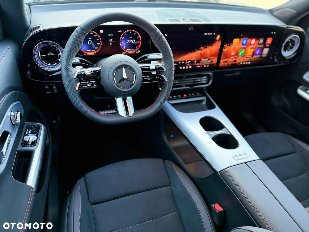 Mercedes-Benz GLB - 13