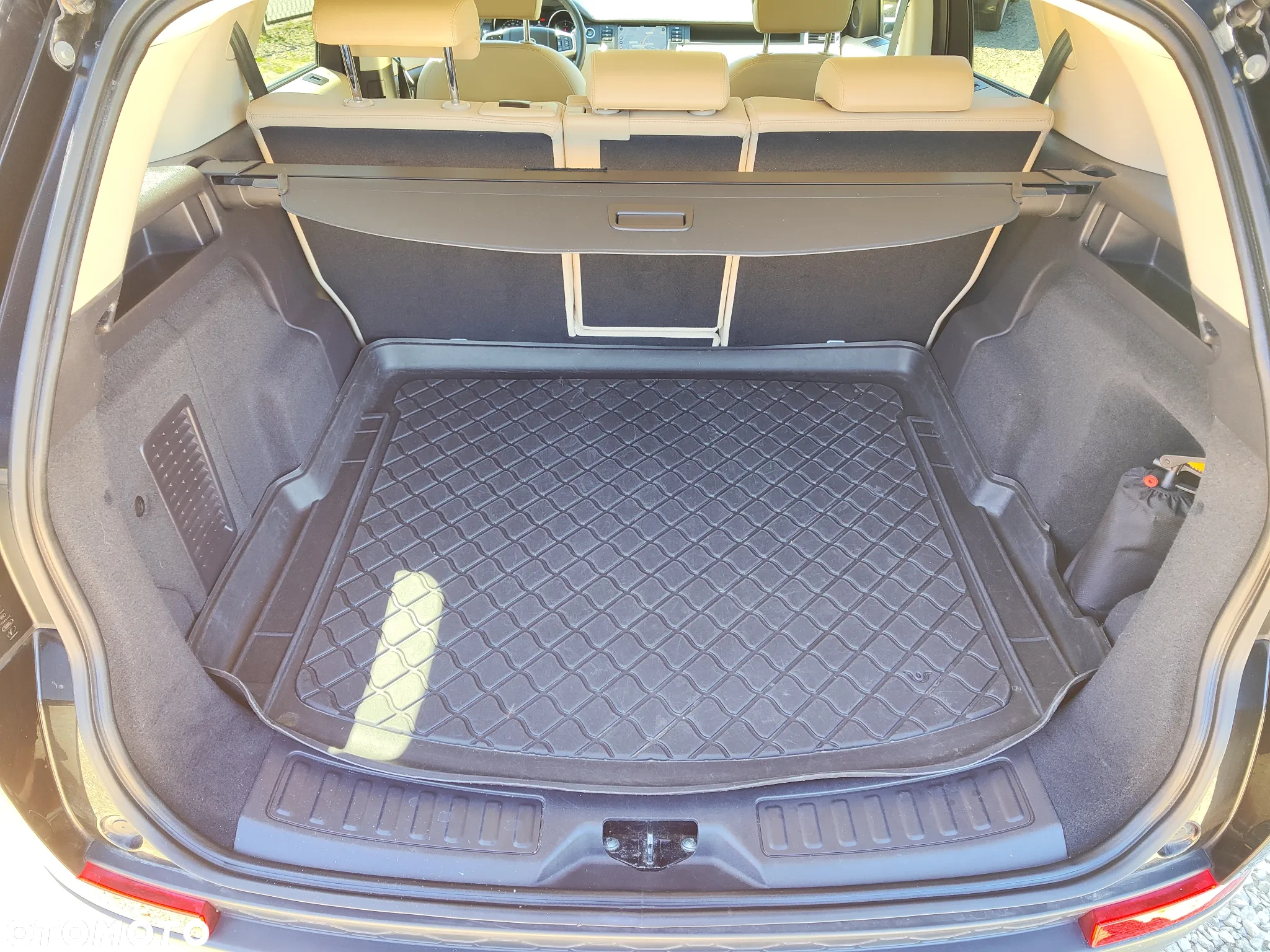 Land Rover Discovery Sport 2.0 TD4 HSE Luxury - 16