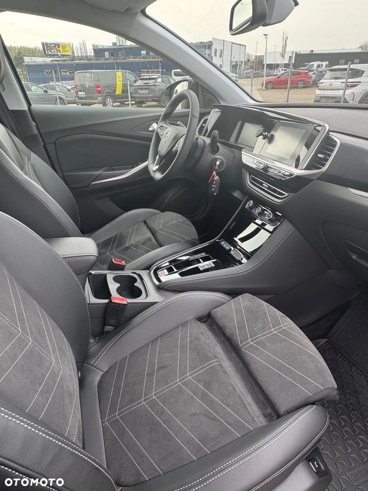 Opel Grandland X - 24