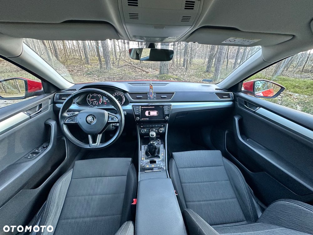 Skoda Superb 2.0 TDI Ambition - 25