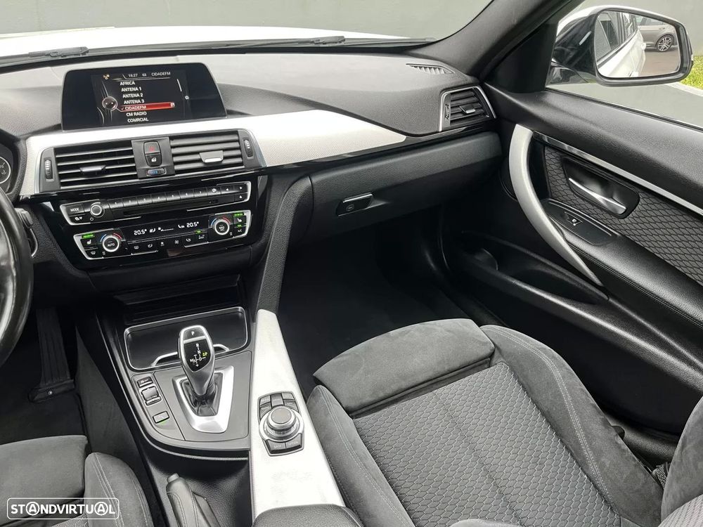 BMW 320 i Pack M Auto - 30