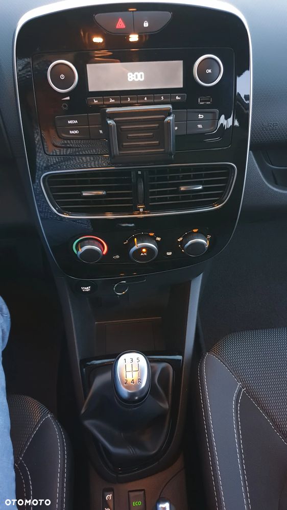 Renault Clio - 25