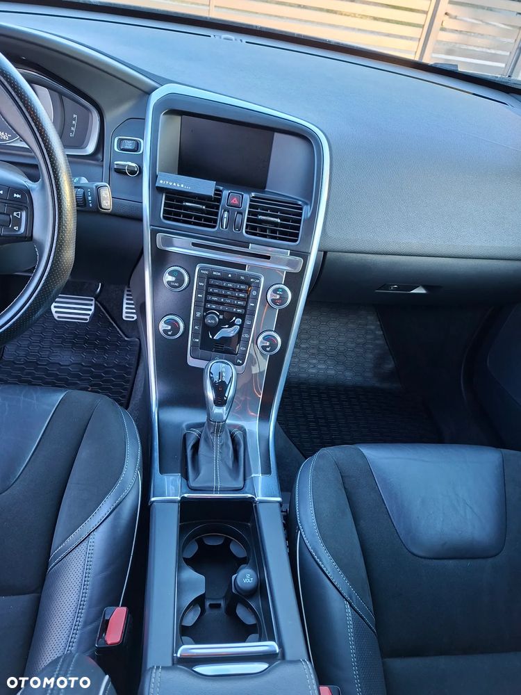 Volvo XC 60 D4 Geartronic RDesign - 22