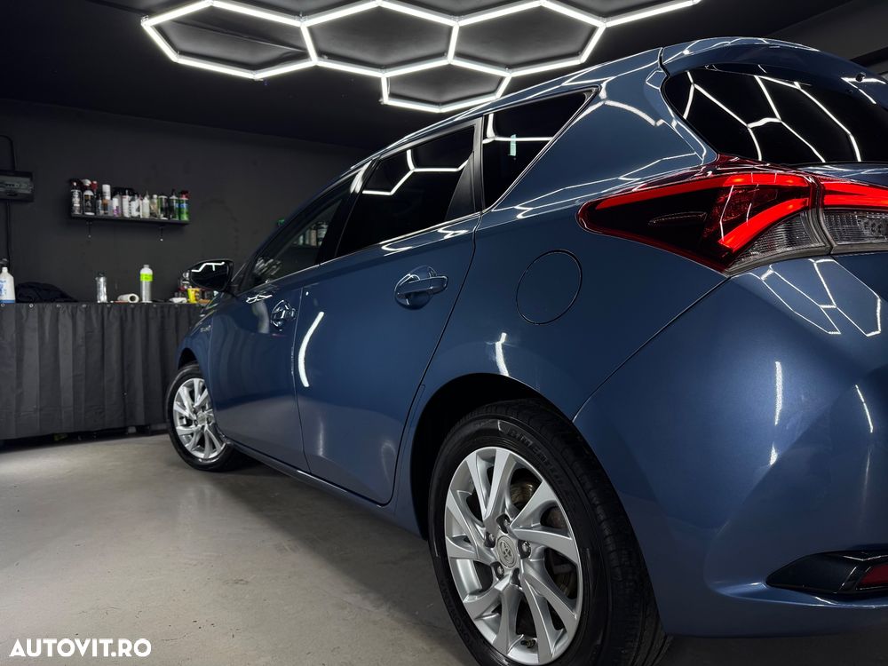Toyota Auris - 12