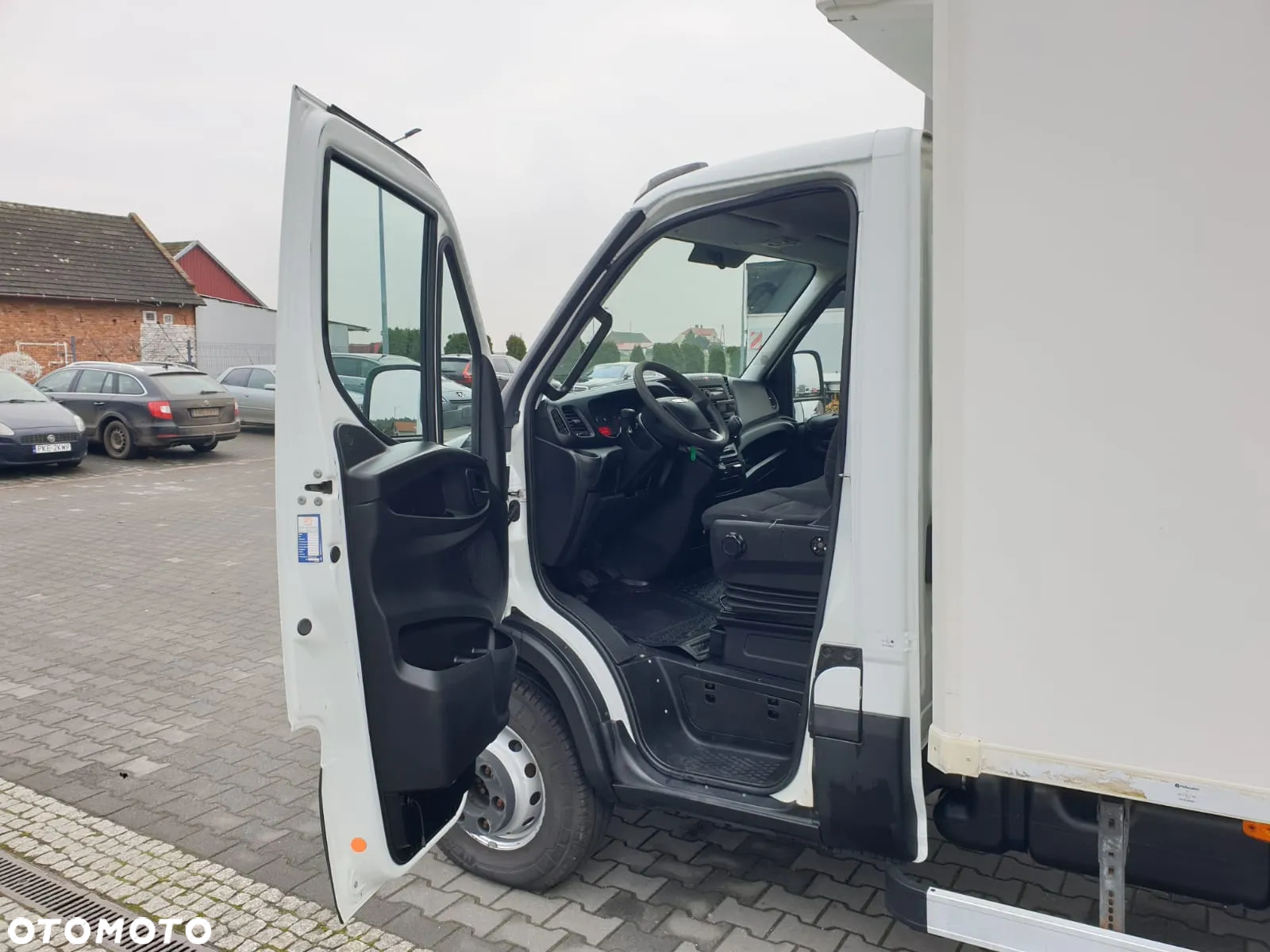 Iveco DAILY 60C15 CHŁODNIA+WINDA+DRZWI BOCZNE I TYLNE MROŹNIA IZOTERMA - 16
