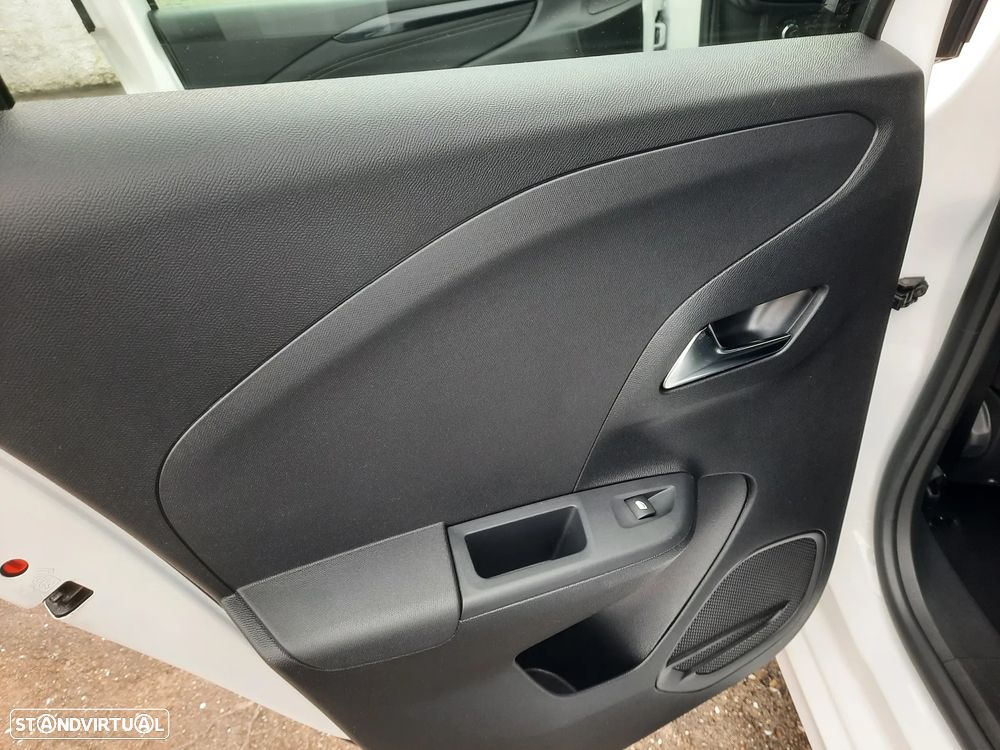 Opel Corsa 1.2 T GS Line - 26