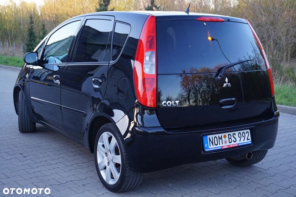 Mitsubishi Colt - 10