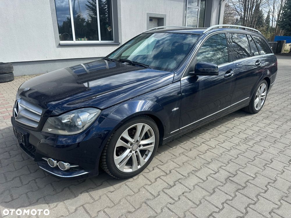 Mercedes-Benz Klasa C 180 CGI Automatik BlueEFFICIENCY Avantgarde - 2