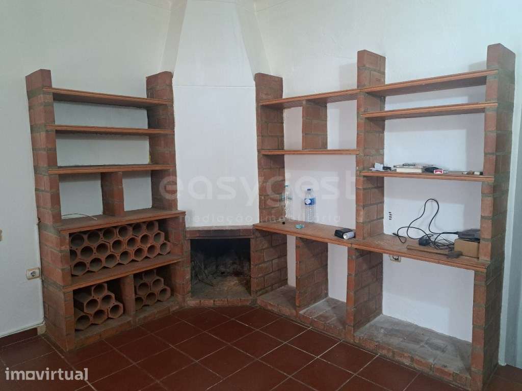 Simpática Moradia T2 localizado em Santa Clara do Louredo - Grande imagem: 4/25
