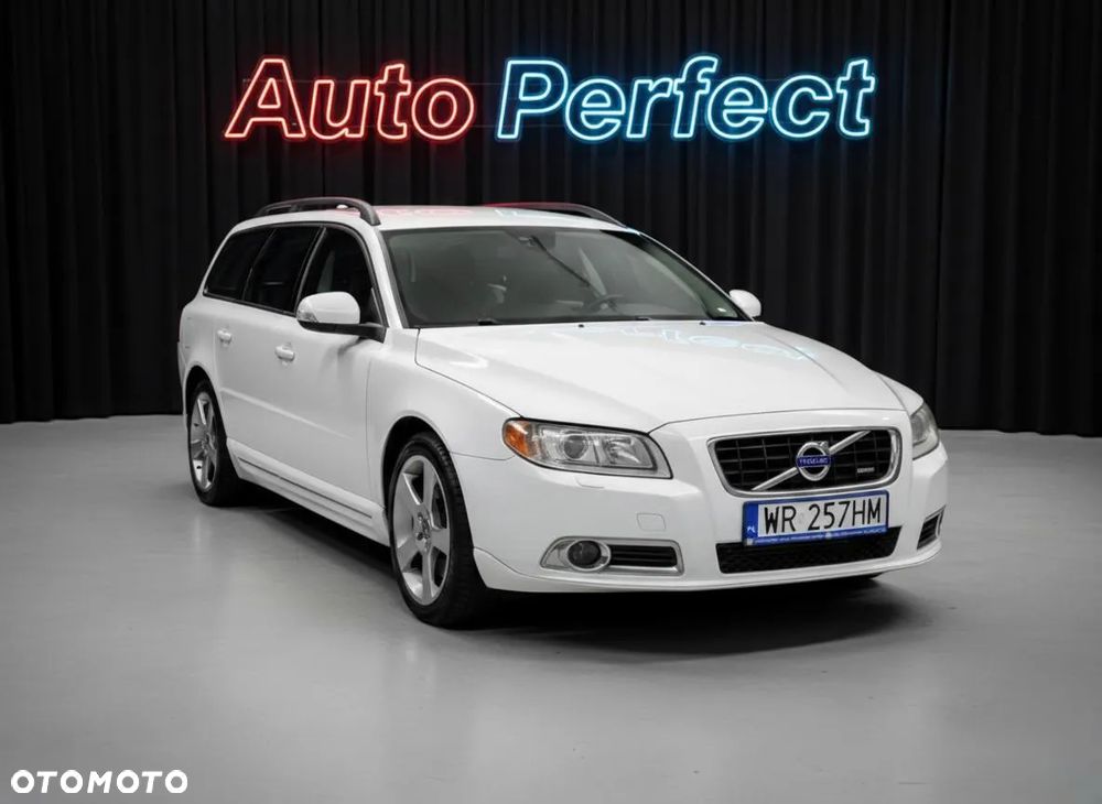 Volvo V70 2.5T R-Design Summum - 1