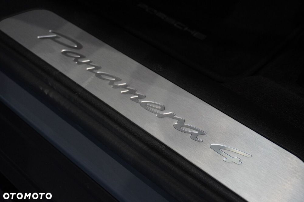 Porsche Panamera 4 - 16