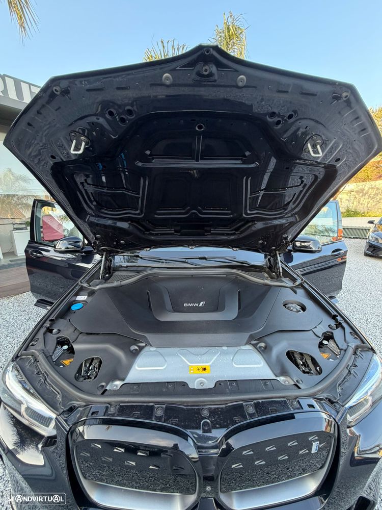 BMW iX3 M Sport Impressive - 26