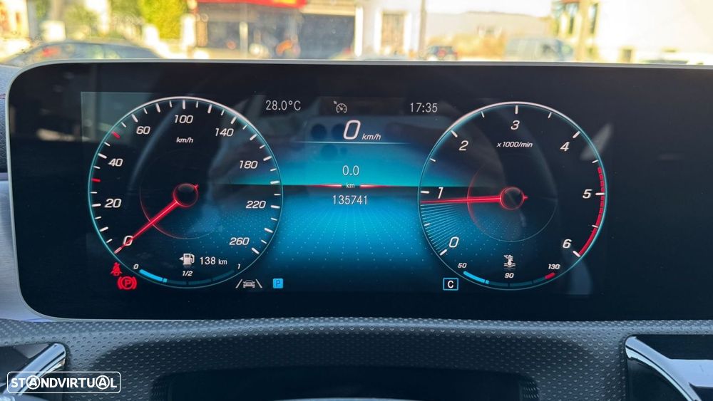 Mercedes-Benz CLA 180 d Shooting Brake AMG Line - 19