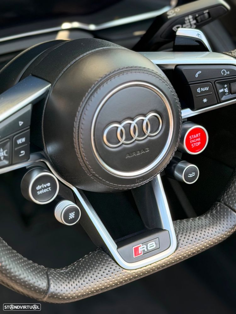 Audi R8 Spyder - 21