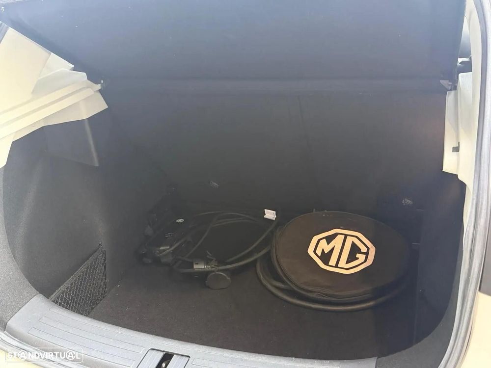 MG ZS EV 44.5 kWh Luxury - 9