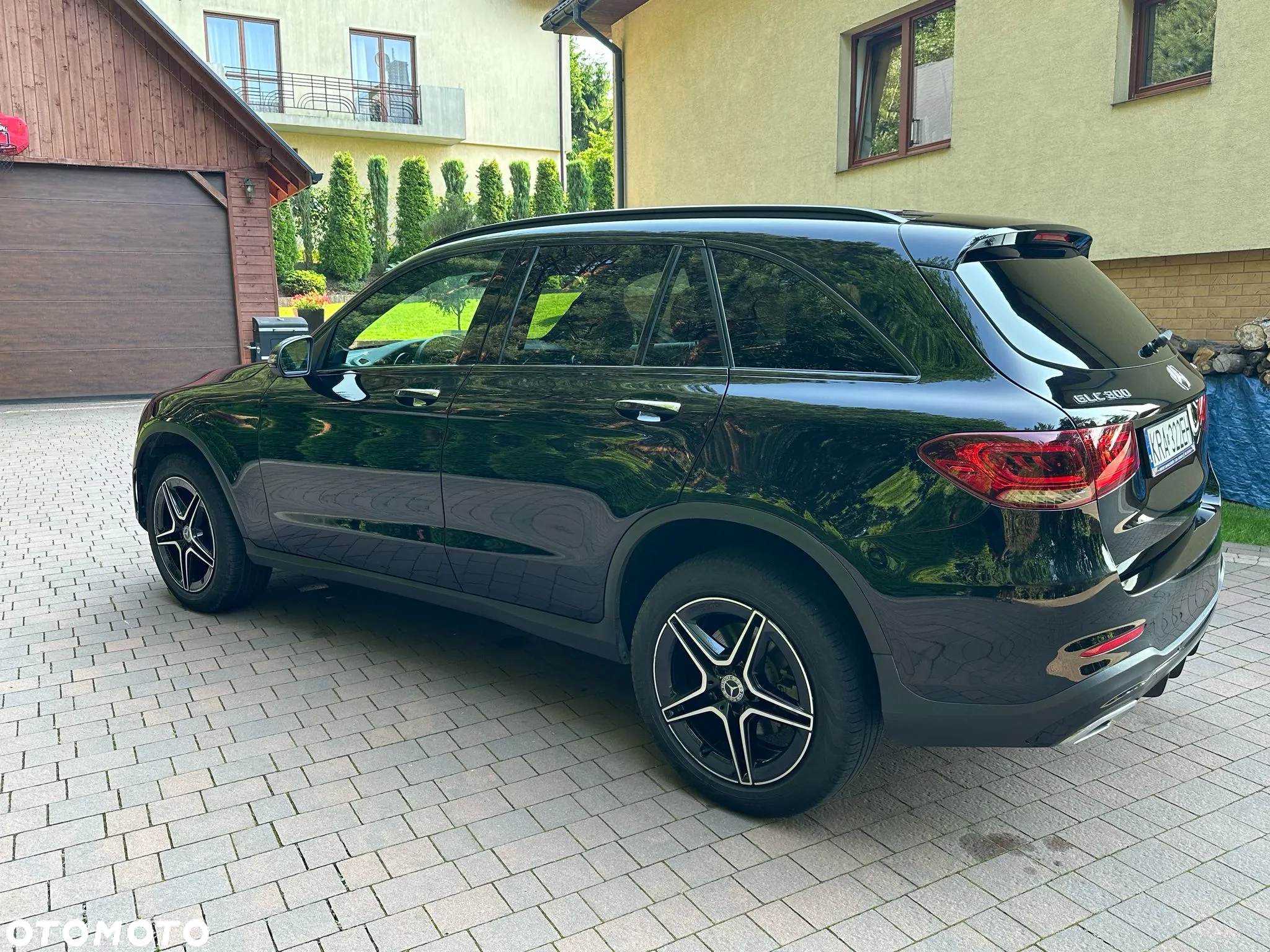 Mercedes-Benz GLC 300 4Matic 9G-TRONIC AMG Line - 22
