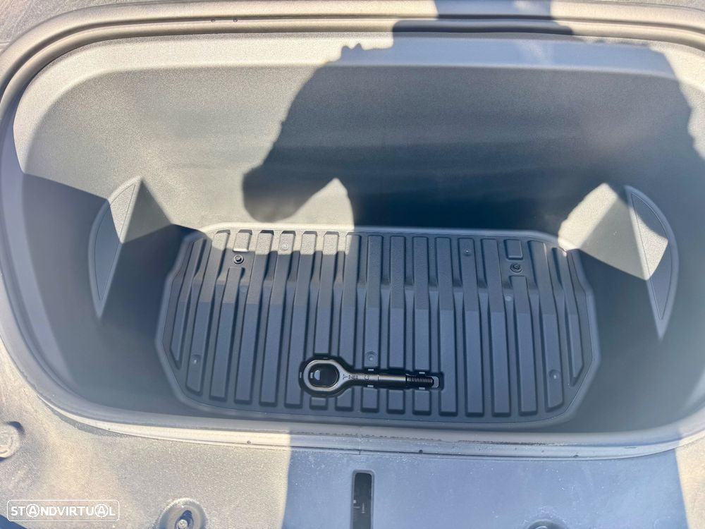 Tesla Model Y Long Range Tração Traseira - 16