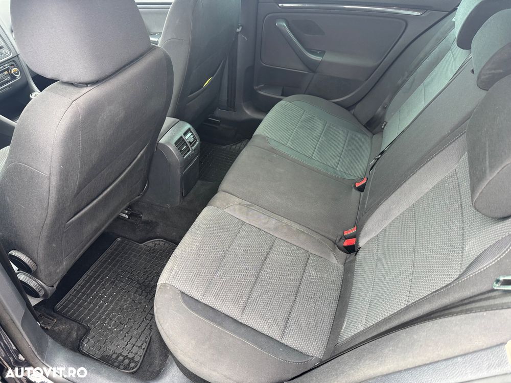 Volkswagen Golf - 12