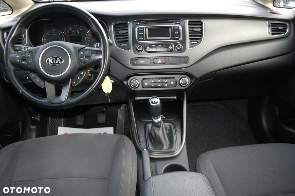 Kia Carens - 6