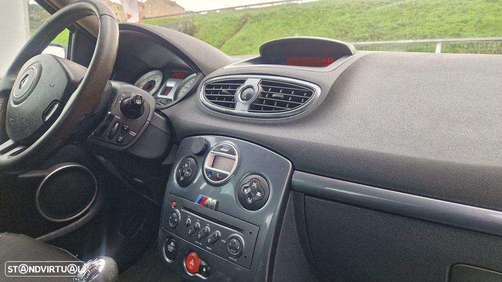 Renault Clio 1.5 dCi Dynamique S - 12