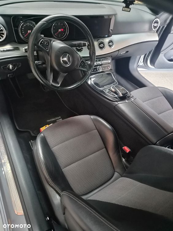 Mercedes-Benz Klasa E 300 9G-TRONIC - 9