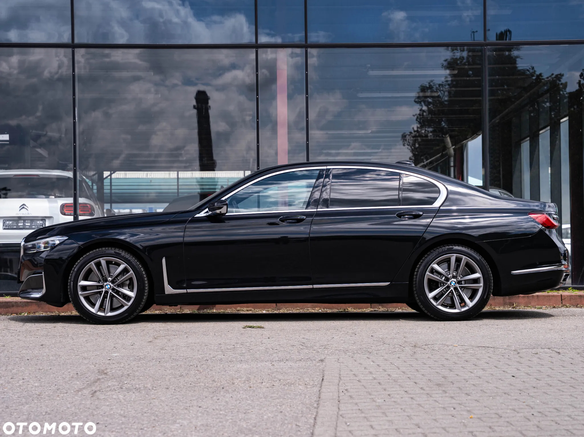 BMW Seria 7 750i xDrive - 17