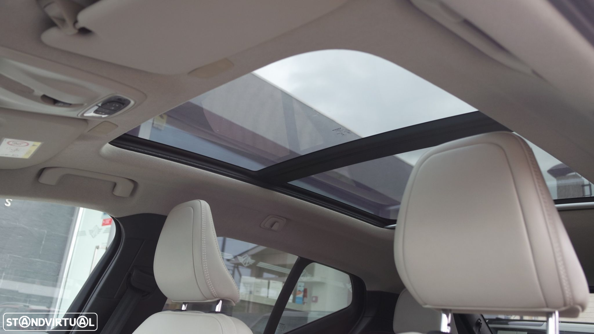 Volvo XC 40 2.0 D3 Momentum Plus Geartronic - 16