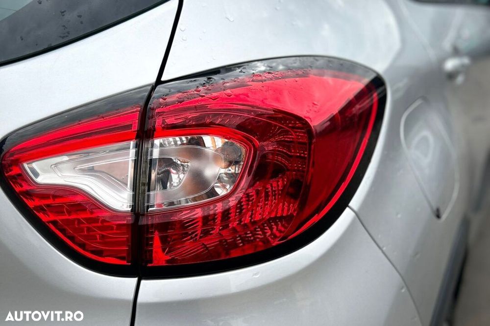 STOP DREAPTA PE CAROSERIE RENAULT CAPTUR – AN 2015 - 1