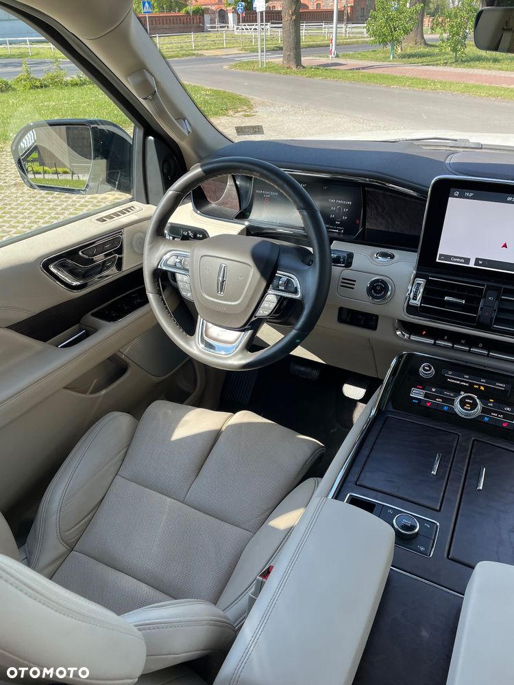 Lincoln Navigator - 7