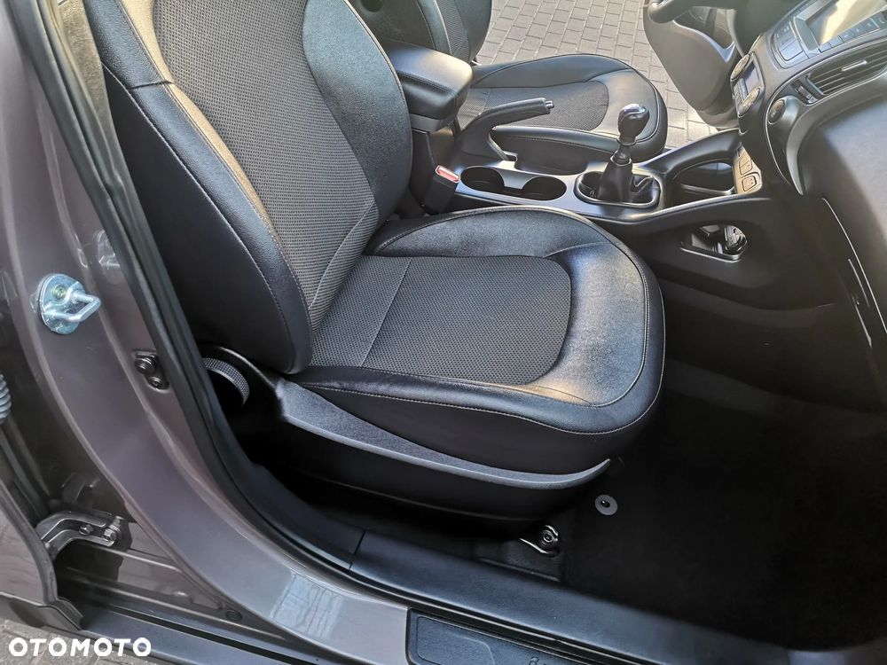 Hyundai ix35 1.6 2WD Comfort - 16