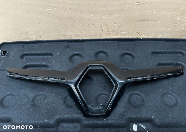 ATRAPA GRIL GRILL chromy RENAULT KADJAR 2015- 623103685r