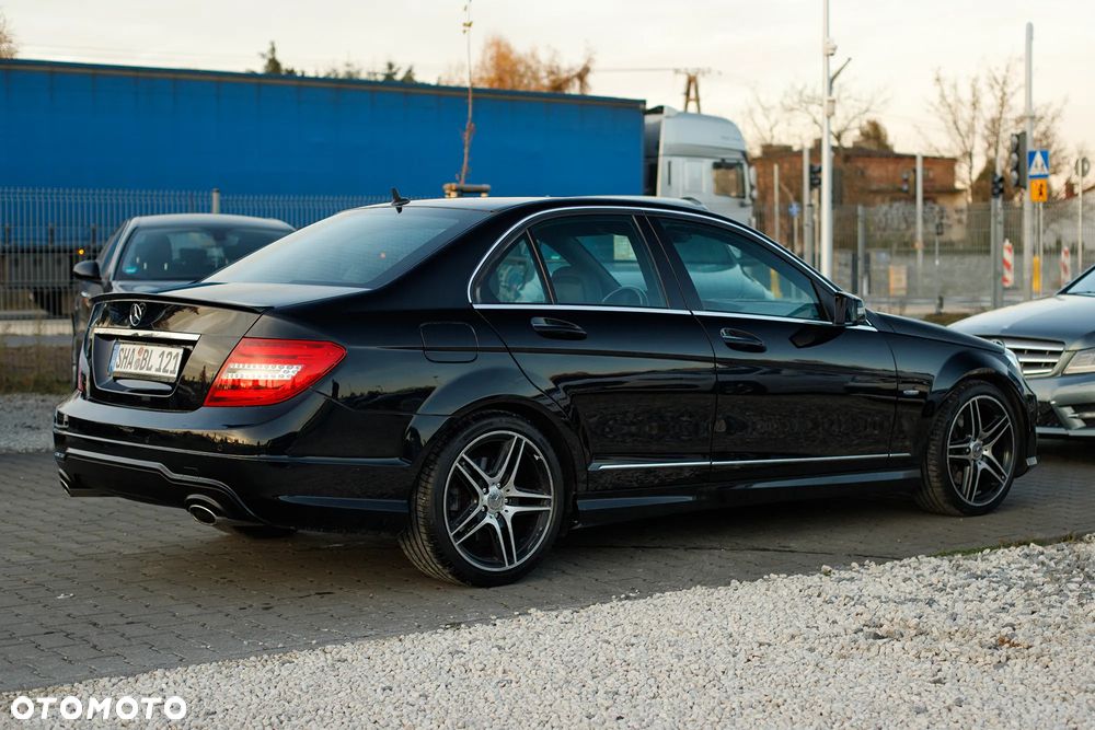 Mercedes-Benz Klasa C 350 CDI DPF (BlueEFFICIENCY) 7G-TRONIC Avantgarde - 15